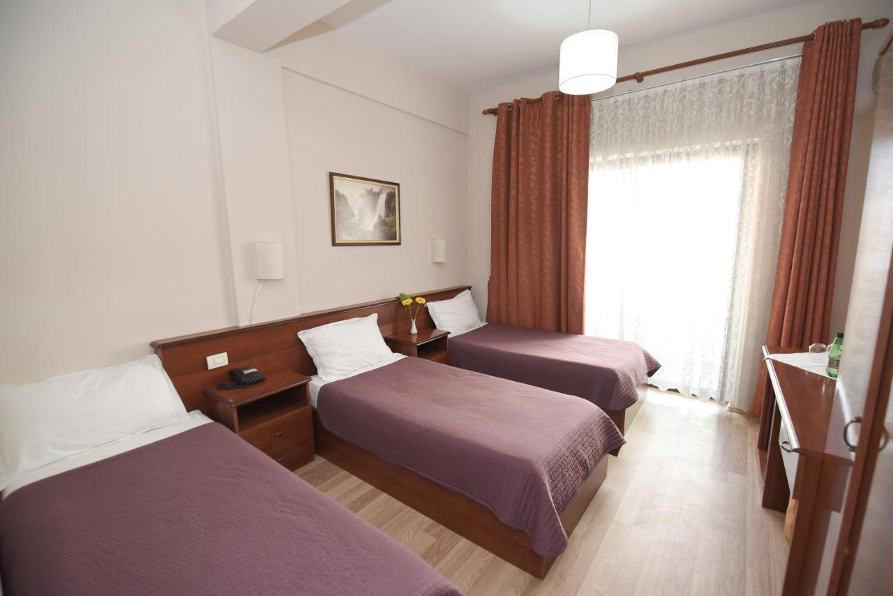 Hotel Vivas Durrës Eksteriør billede
